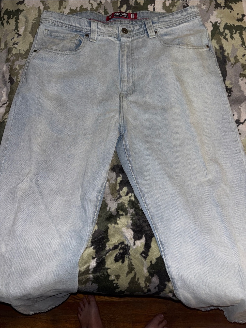 Vanguard Straight Light Wash Men's Jeans - Unbranded